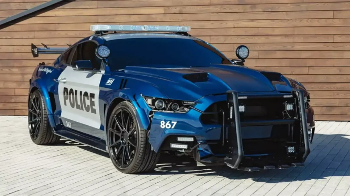 ABŞ-də qeyri-adi "Ford Mustang 2016"  hərracda - FOTO