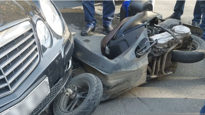 Cəlilabadda avtomobil motosikletə çırpılıb, xəsarət alan var 