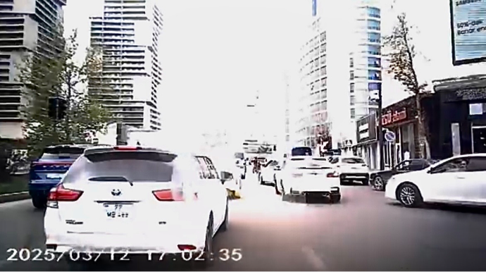 Zolağa “soxuldu”, üstəlik əsəbiləşib qarşı tərəfi günahlandırdı   - VİDEO