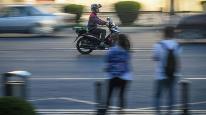 Küçələri bir-birinə vuran motosiklet sürücüləri - "Səhərə qədər narahat oluruq" - VİDEO 