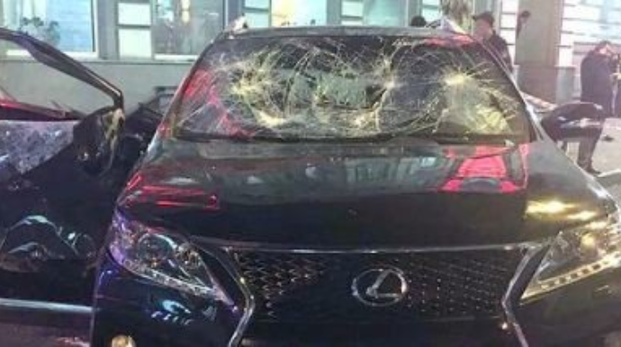 Bakıda "Lexus" ağır qəza törətdi - ÖLƏN VAR 