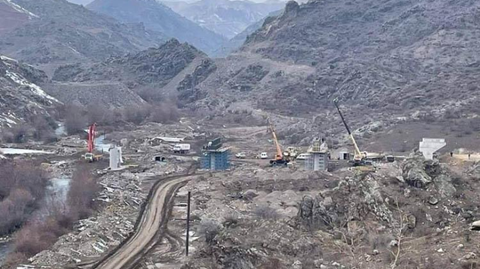 Rusiya Laçında yol çəkir: kimə, niyə, nə üçün?