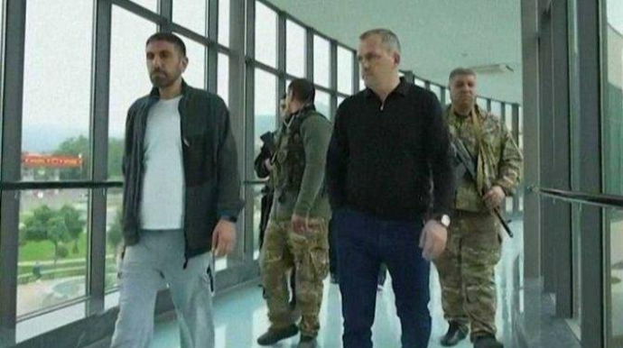 Şahramanyan oteldən qaçdı: Azərbaycan kəşfiyyatı onu Şuşaya aparıb? - VİDEO