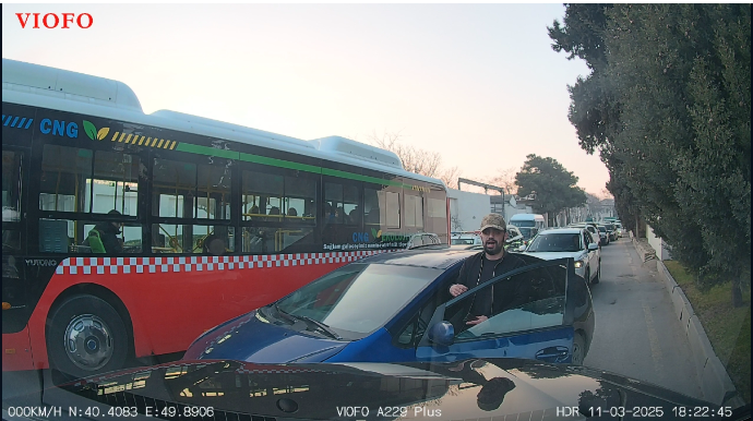 Bakıda sürücülər kütləvi şəkildə "protiv" sürüb hərəkəti iflic etdilər - VİDEO