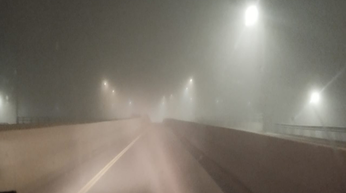 Xaçmazda güclü duman nəqliyyatın hərəkətini çətinləşdirib