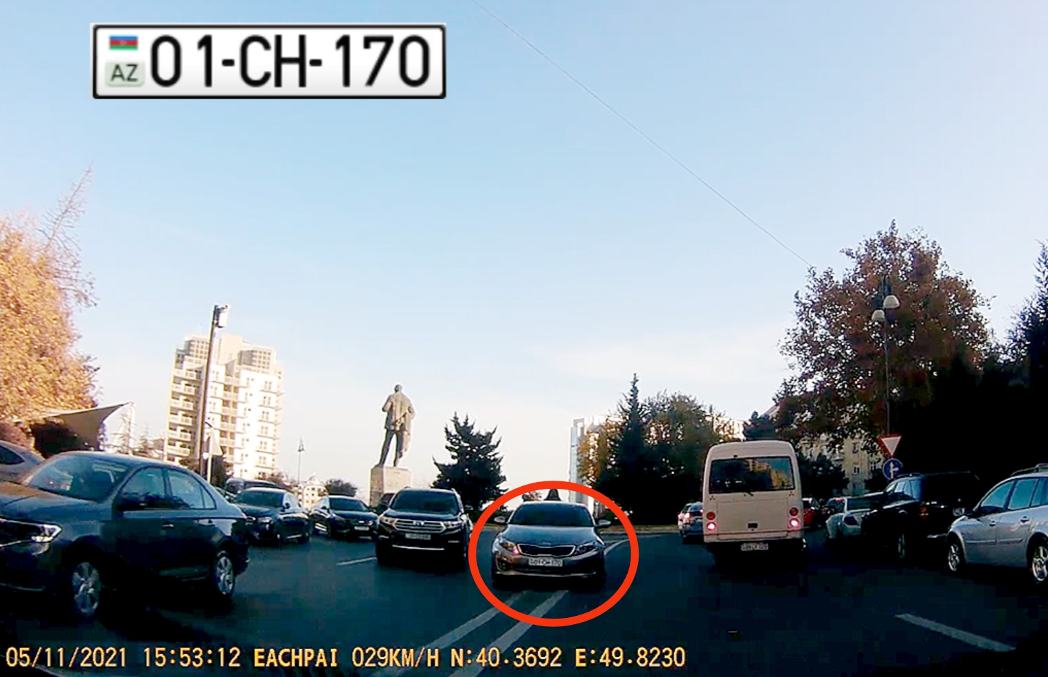 Bakıda əks yola çıxan sürücü qəza törətdib qaçdı   - VİDEO