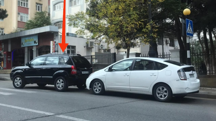 Piyadaların yolunu kəsən sürücü 1 ildən sonra yenidən peyda oldu  - FOTO