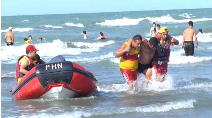 Dənizdə batma təhlükəsi ilə üzləşən 2 nəfər xilas edilib