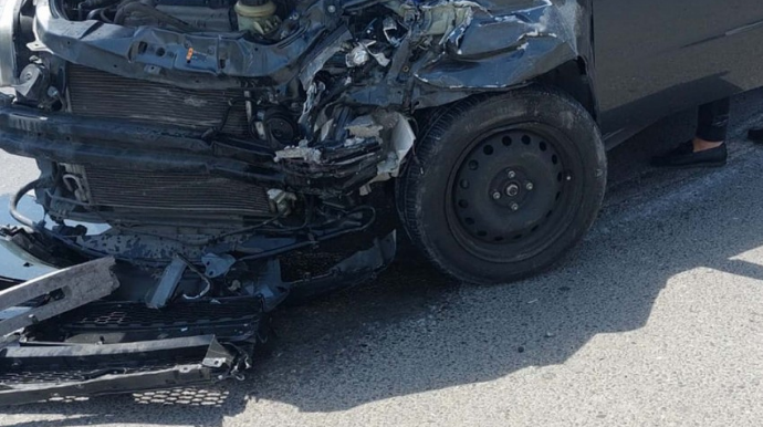 Bakıdan Xaçmaza sərnişin daşıyan "Prius" aşıb, xəsarət alanlar var