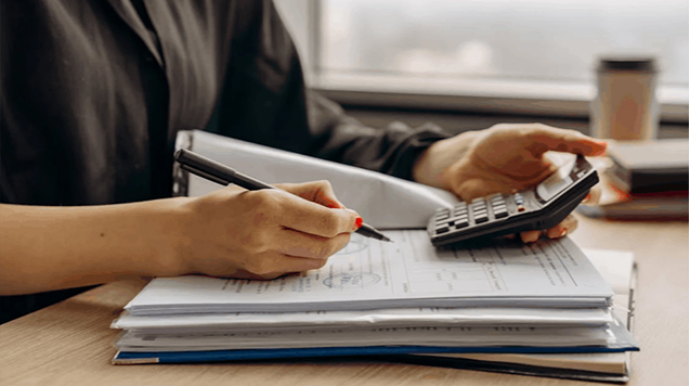 Azərbaycanda milyonlarla borcu olan şirkətlər bağlandı 