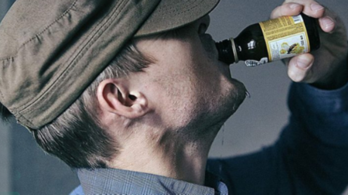 Koronavirusdan qorxan kişi dezinfeksiyaedici maye içib öldü 