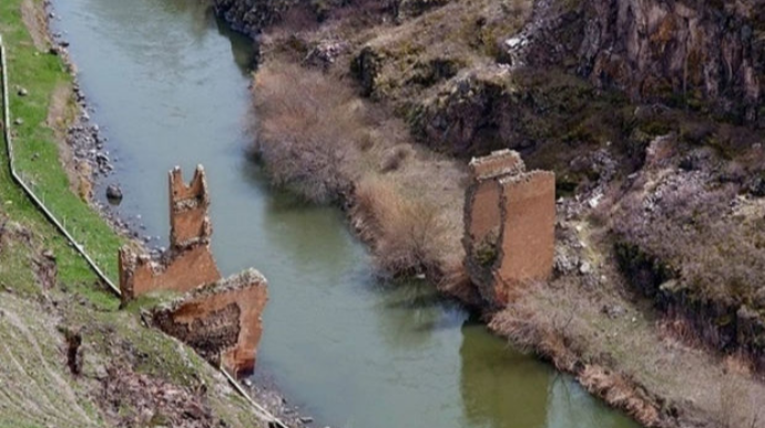 Türkiyə-Ermənistan sərhədində yerləşən İpək Yolu körpüsü təmir olunacaq