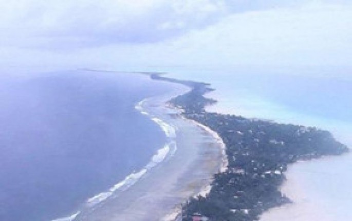 Göyərtəsində 80 sərnişinin olduğu bərənin axtarışı davam edir