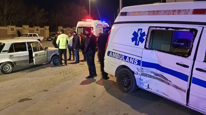Kürdəmirdə təcili tibbi yardım maşını QƏZAYA UĞRADI - FOTO - VİDEO
