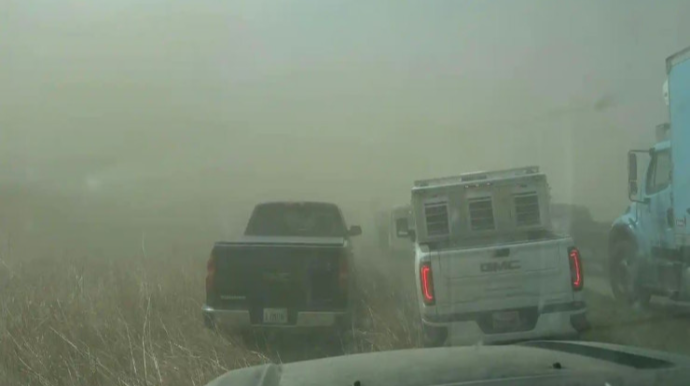 Qum fırtınasında 100 maşın toqquşdu, ölənlər var 