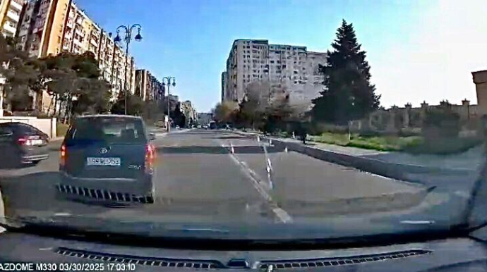 Bu kəsişmədə sürücülər kütləvi şəkildə qayda pozub tıxac yaradırlar    - VİDEO