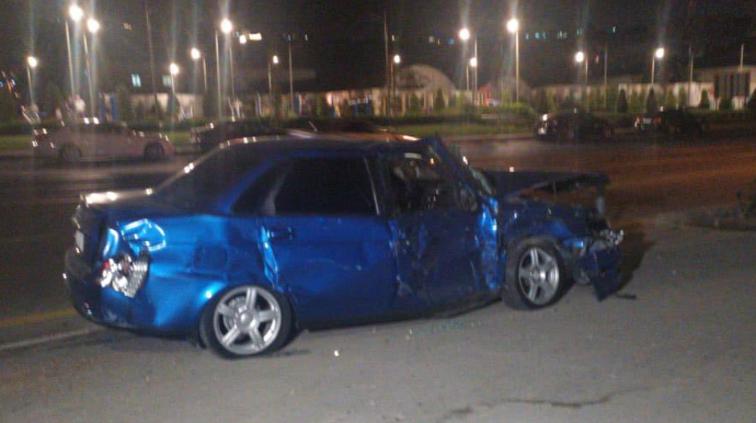 В Баку столкнулись два автомобиля,  есть пострадавшие  - ФОТО