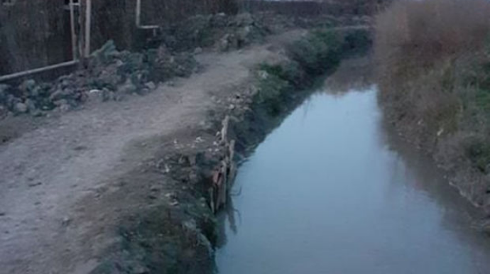 Salyanda su kanalı kənddə gediş gəlişi çətinləşdirdi   - FOTO