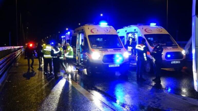 Sərnişin avtobusu yük maşınına çırpıldı: 16 yaralı - FOTO