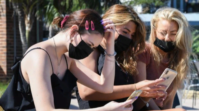 Avstraliyada koronavirus testindən keçənlərə 300 dollar veriləcək  - FOTO