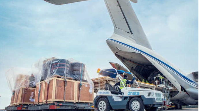 Hava nəqliyyatı ilə sərnişin və yük daşıma artıb