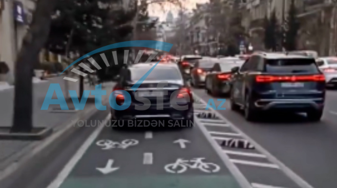Velosiped zolağı ilə hərəkət edən bahalı avtomobilin sahibi CƏRİMƏLƏNDİ - VİDEO 