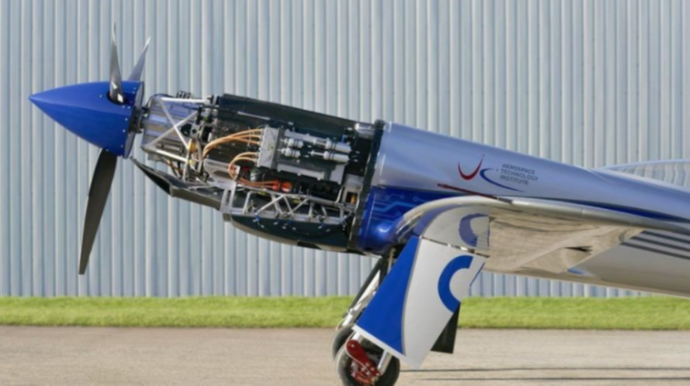 "Rolls-Royce" elektrik təyyarəsi üç rekorda imza atıb