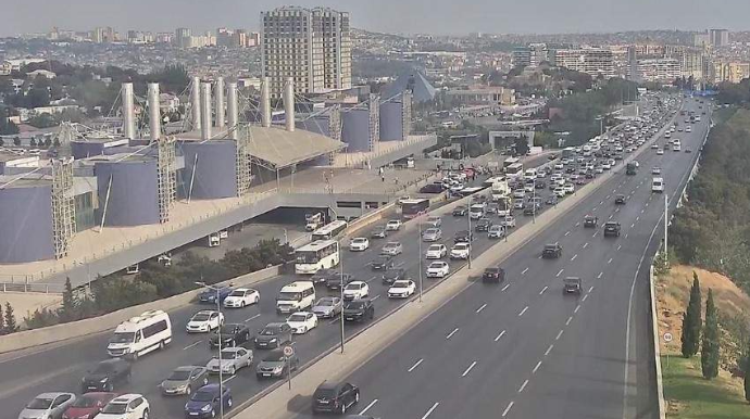 Bakının üç prospektində tıxac yaranıb