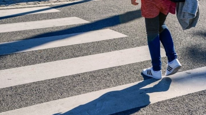 Yasamalda gənc qızı avtomobil vurub 