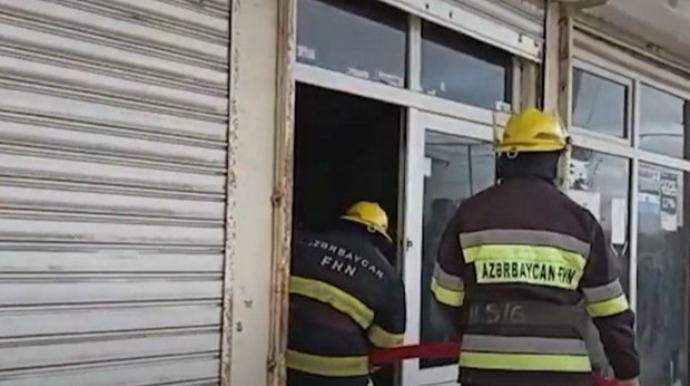 В магазине в Кюрдамирском районе произошел пожар - ВИДЕО