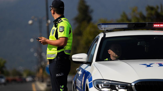 DYP küləkli hava ilə bağlı hərəkət iştirakçılarına müraciət etdi 