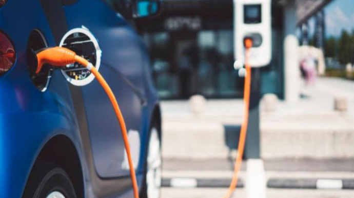 Elektrik avtomobillərinin rüsumdan azad idxal kvotası dolduruldu – Yüzlərlə maşın sərhəddə qalıb 