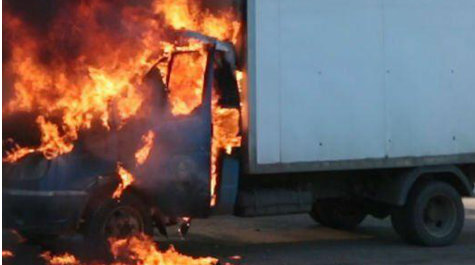 Ağcabədidə yük avtomobili yanıb