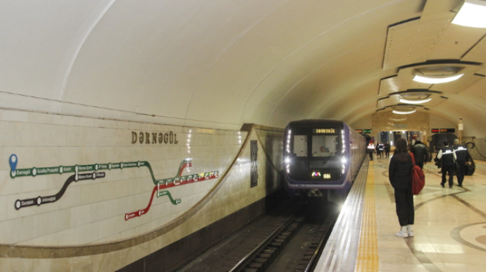 Metrodan istifadə edənlərin sayı artıb