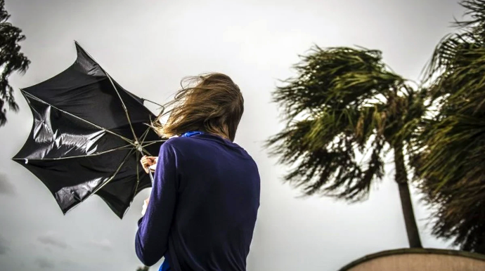 Küləkli hava şəraiti ilə bağlı sarı və narıncı xəbərdarlıq verilib 