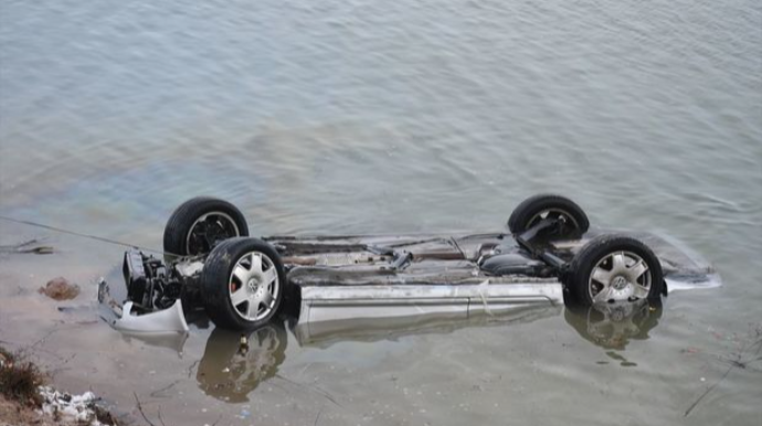 Sabirabadda avtomobil su kanalına aşdı, ölən və yaralılar var 