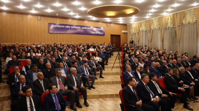 Bakı şəhərində qarlı havalara hazırlıq tədbirləri davam edir - FOTO