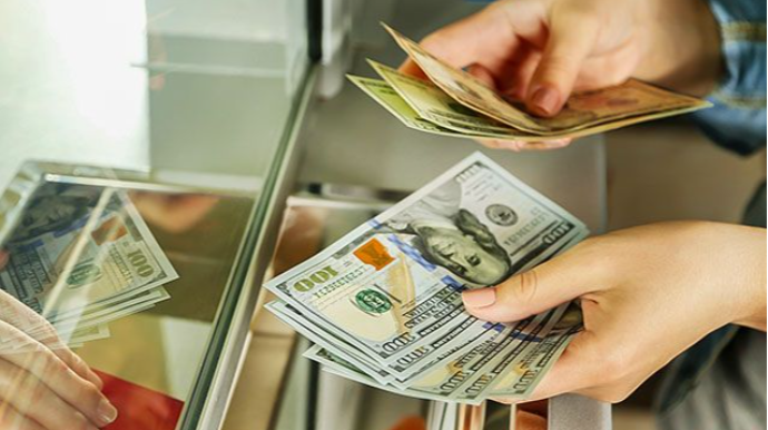 Azərbaycanda nağd dollar alışı azalıb