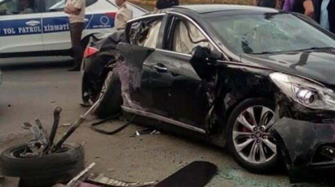 Konsertə tələsən azərbaycanlı məşhur müğənni AĞIR QƏZAYA DÜŞÜB: Çiyni sınıb – FOTO 