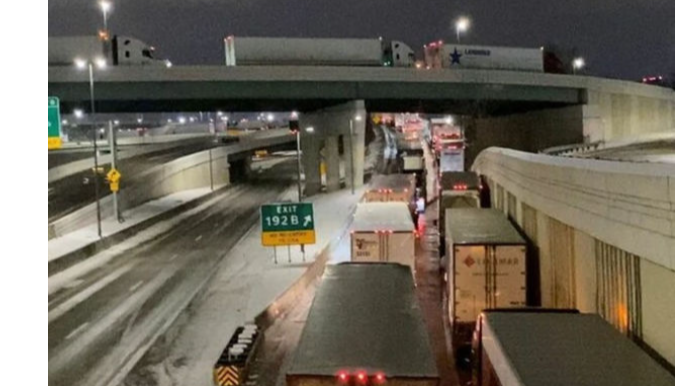 Etirazçılar Kanada - ABŞ sərhədini bağladılar  - VİDEO 