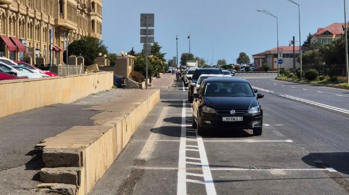 Bakının bu küçəsindəki səkiyə qalxıb düşmək üçün lift lazımdır - FOTO 