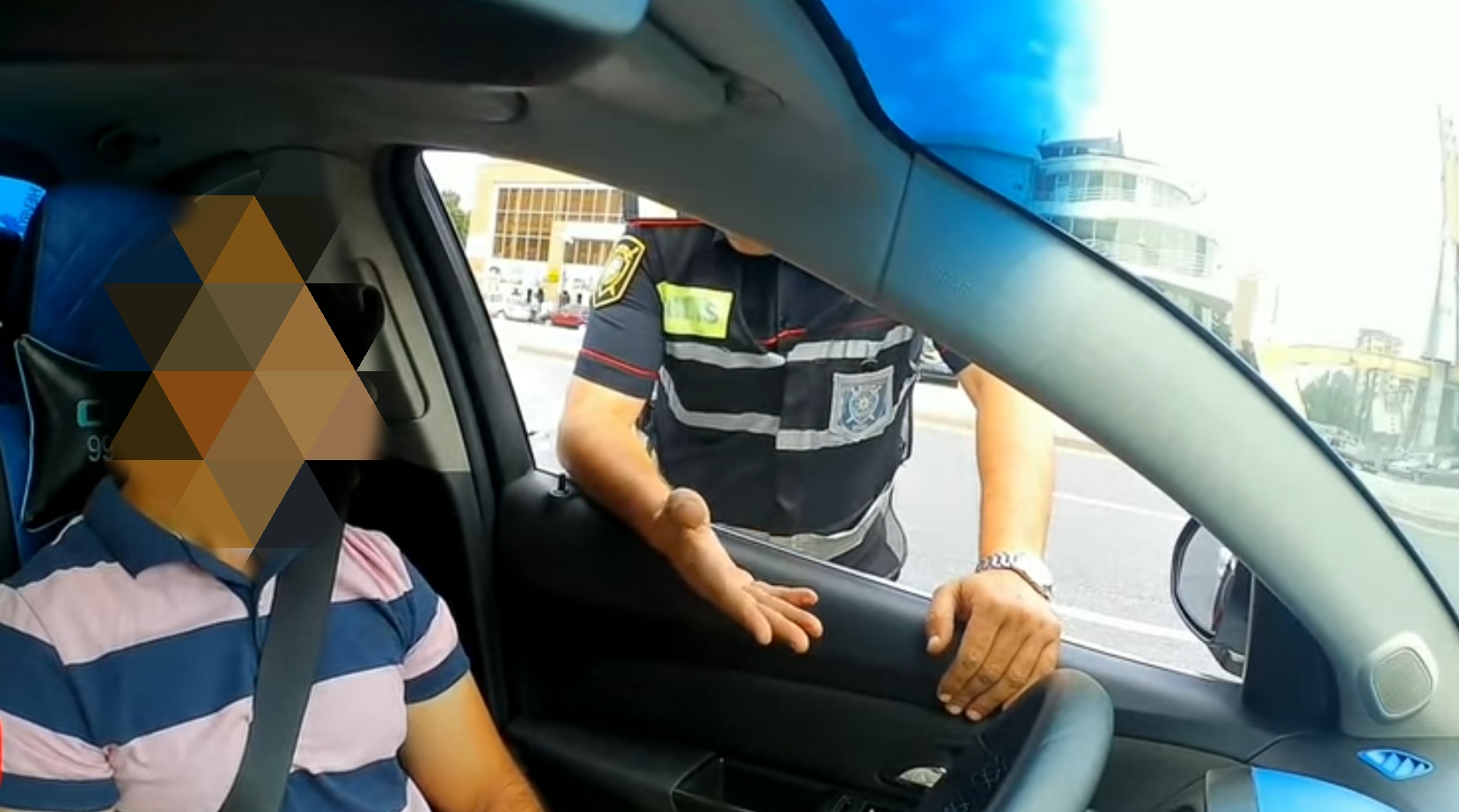 Bakıda qayda pozmayan sürücü "avtoş" kimi saxlanıldı  - VİDEO