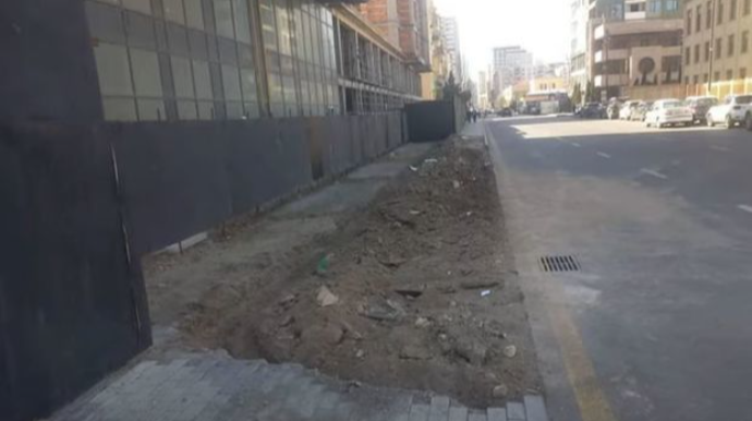 В Баку с каждым днем становится все меньше тротуаров - ВИДЕО 