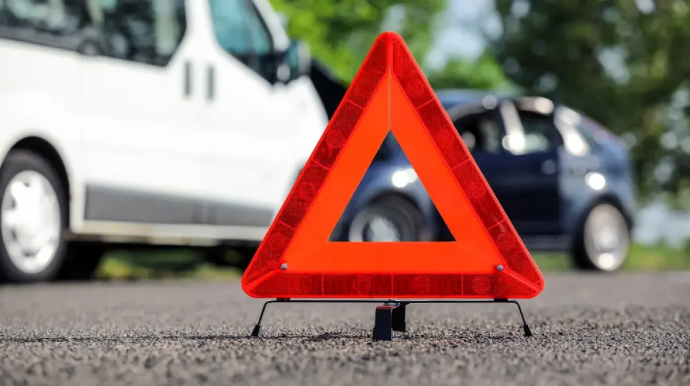 Gəncədə iki avtomobil toqquşdu - “Niva” bir neçə dəfə aşdı - FOTO 