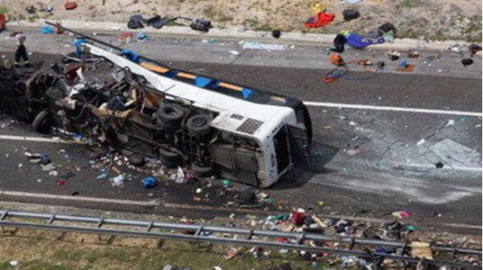 Malidə avtobusla yük maşını toqquşub - 37 nəfər öldü 