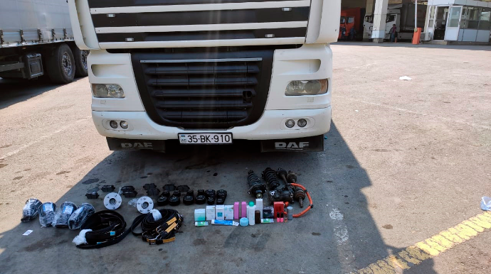 Yük maşınlarından qanunsuz məhsullar aşkarlanıb  - FOTO