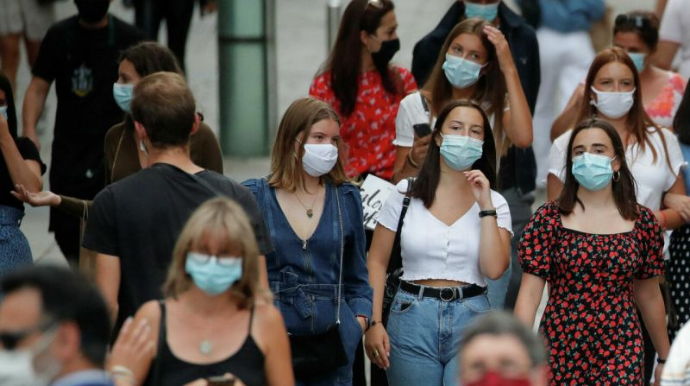 Çin maska ixracından 53,8 milyard dollar qazanıb