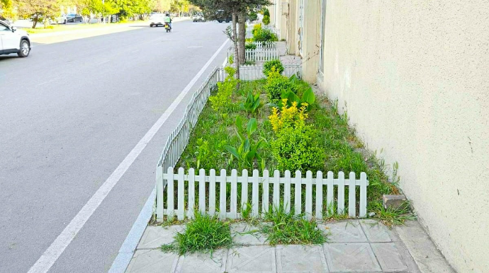 Binəqədidə səkini “abadlıq” adı altında da zəbt edirlər - FOTO 