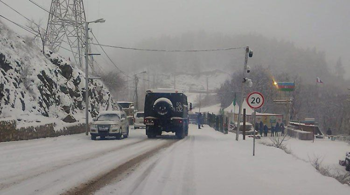 Qar yağmasına baxmayaraq, Laçın yolunda etiraz aksiyası 28 gündür davam edir