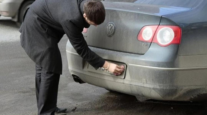 DYP-dən nömrəni çirkli saxlayan sürücülərə XƏBƏRDARLIQ - 40 MANAT CƏRİMƏ